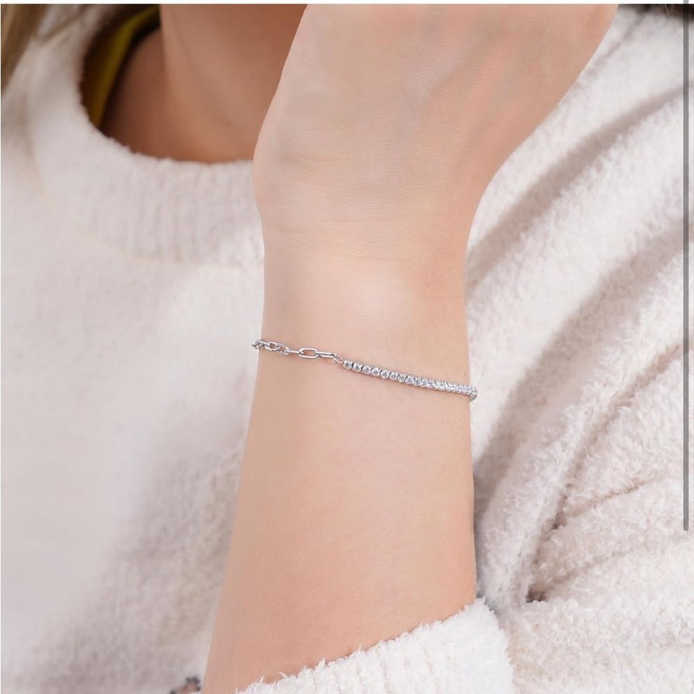 14k Diamond Chain Bracelet Trendy Elegance - Picture 10 of 11